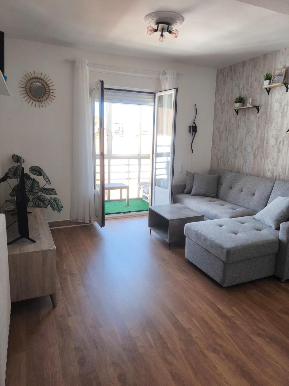 Acogedora Y Con Encanto En Centro De Apartamento